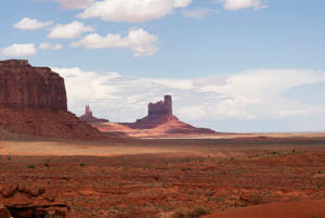 monument valley<br>NIKON D200, 50 mm, 100 ISO,  1/320 sec,  f : 8 